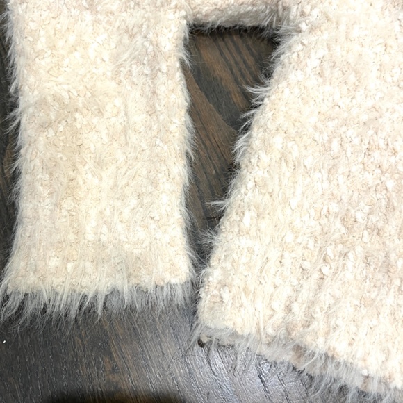 Forever 21 Eyelash Knit Crewneck Oversize Sweater Cropped Cream Long Sleeve Smal - Picture 7 of 8